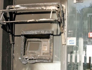 Επίδαυρος: Ανατίναξαν και έκλεψαν ΑΤΜ προτού γίνουν.. «καπνός»